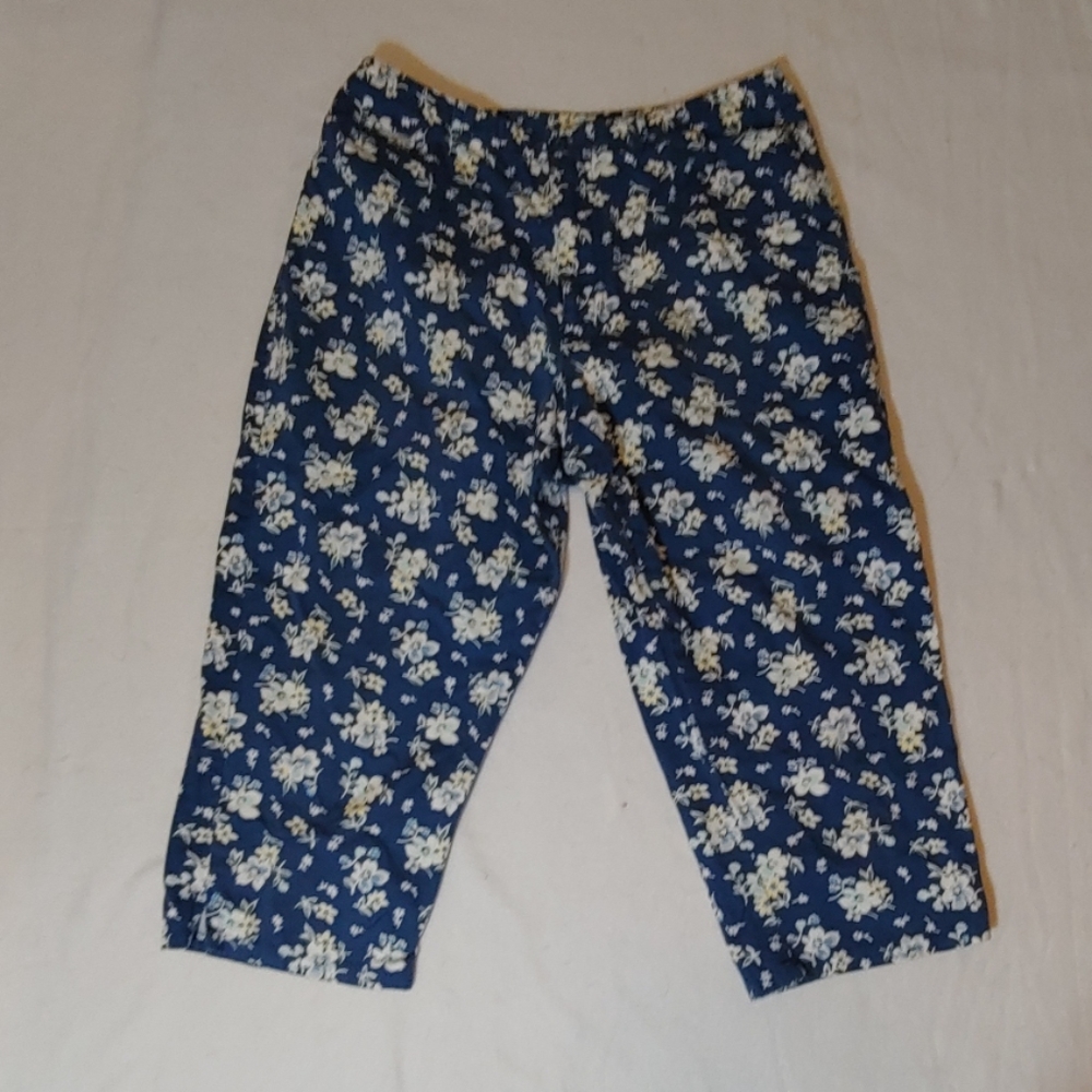 Crazy horse size 12 floral capri